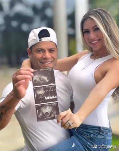 女友宣佈懷孕,胡爾克再迎喜訊!不知道前妻看到會有何感想 女友宣佈懷孕,胡爾克再迎喜訊!不知道前妻看到會有何感想