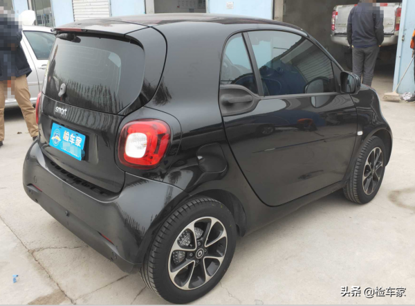 考上大學獎勵一輛smart，賓士大G車主：富養女也不能過分