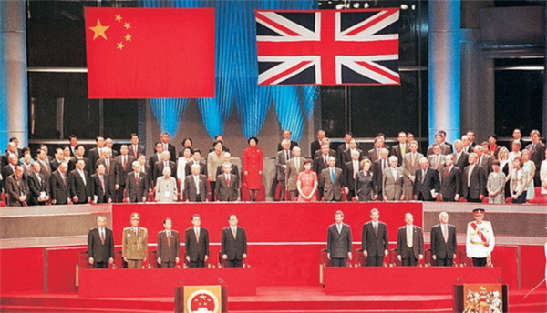 香港迴歸後是否要改變政治體制？李瑞環講了個老太太洗茶壺的故事