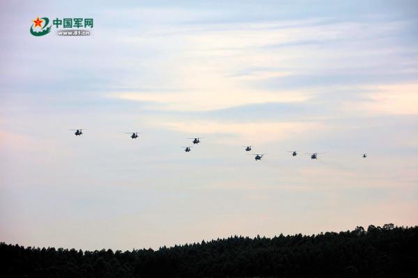 深情凝望那片天空