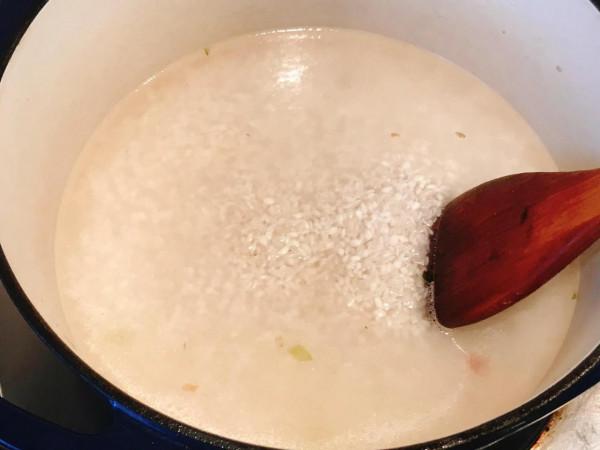 天冷，80歲奶奶最喜歡用臘肉這樣做，軟糯鮮香有營養，好吃還不貴