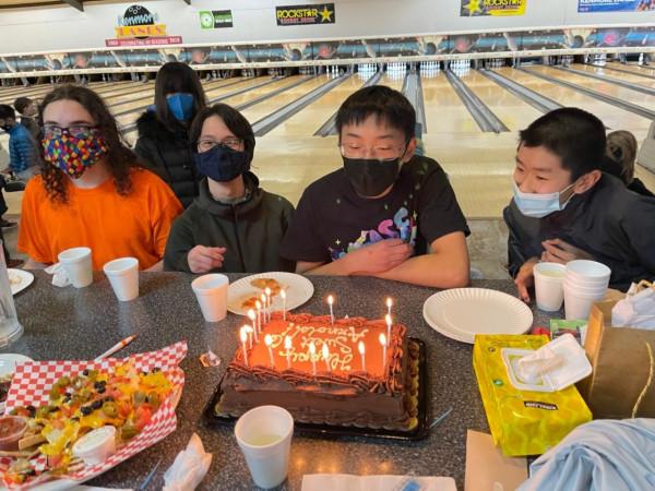 《甘十九妹》女主楊潞近況,移居國外生活滋潤,16歲兒子身材挺拔 《甘十九妹》女主楊潞近況,移居國外生活滋潤,16歲兒子身材挺拔