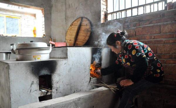 《說文解字》511課：“興字頭，林字腰，大字下面架火燒”是啥字