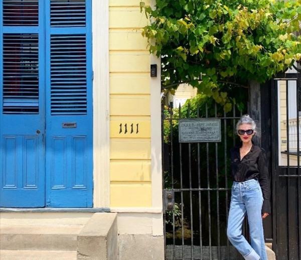 被這些年過半百的奶奶們驚豔，滿臉皺紋、滿頭銀絲，比年輕人時髦