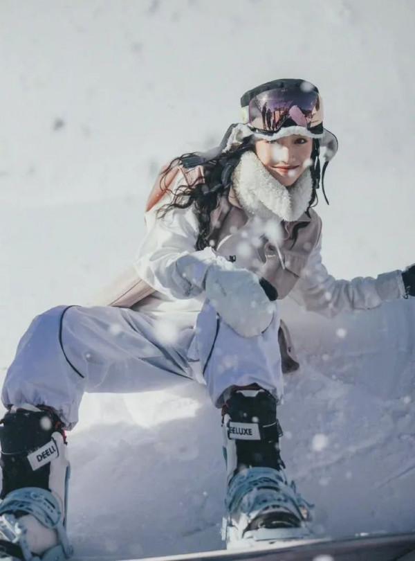 OMG | 虞書欣的雪場拍照pose分解,,空氣都能變甜 OMG | 虞書欣的雪場拍照pose分解,,空氣都能變甜