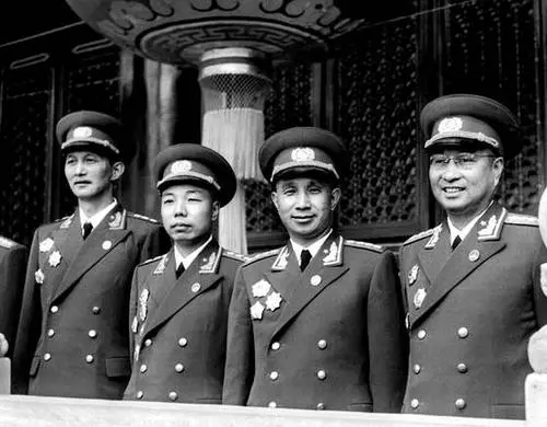 1955年授銜時，總參謀部各位負責人都是誰？被授予什麼軍銜？
