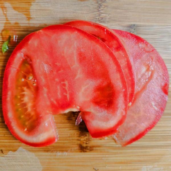 全麥雞蛋牛排三明治:健康低卡,美味有營養,快手減肥早餐 全麥雞蛋牛排三明治:健康低卡,美味有營養,快手減肥早餐