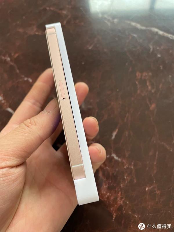 2022年，我給iPhonese一代改了smart battery外界電池