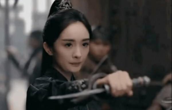 楊冪&OpenCurlyDoubleQuote;拔牙後遺症&rdquo;犯了！打臉說整容的人，粉絲：這毛病可以接受