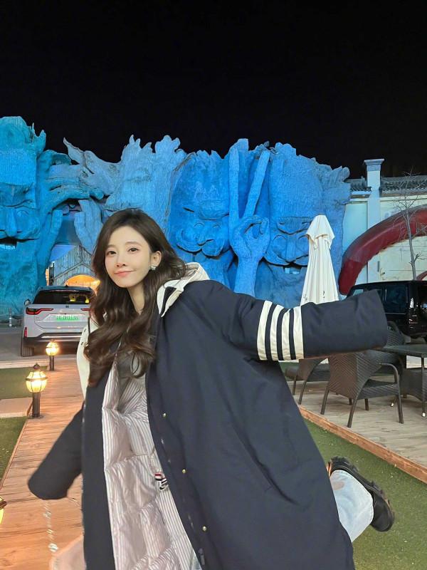 馮提莫成娛樂圈新晉工作狂魔，新歌釋出不久官宣巡迴籤售會太拼命