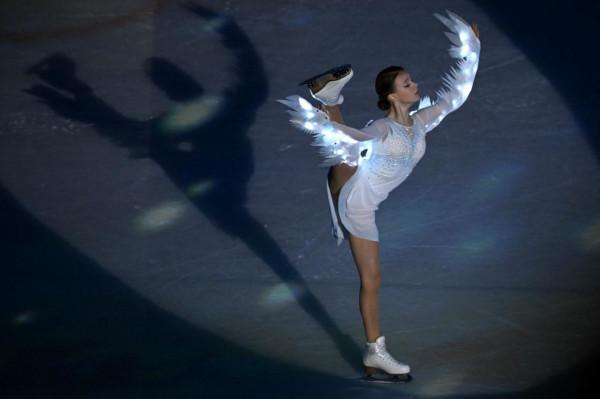 &OpenCurlyDoubleQuote;千金&rdquo;謝爾巴科娃化身絕美白天鵝太美！發光的翅膀絕了，美哭了