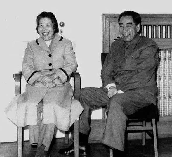 1961年，周保章給周總理夫婦拜年，看到團年飯後，他心裡不是滋味