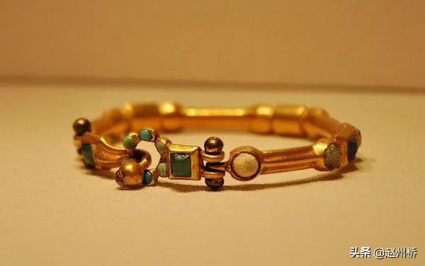 人死為鬼，鬼死為聻，聻死為希，希死為夷