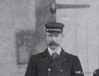 三人在孤島守塔時失蹤，桌上留下三篇燈塔日誌，他們經歷了什麼？