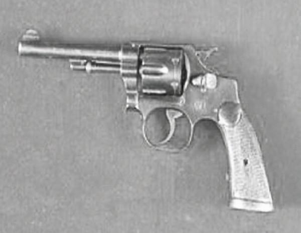 得知他被俘虜,宋任窮連夜報告,劉伯承說:救不出活的,死的也要 得知他被俘虜,宋任窮連夜報告,劉伯承說:救不出活的,死的也要