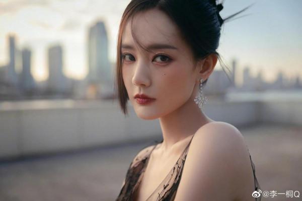 李一桐，女一專業戶，為什麼就不火呢，我就超愛她，分享美照一波