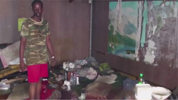 索馬利亞海盜最丟臉的搶劫：挾持貨船2年無人贖，還要養22名人質