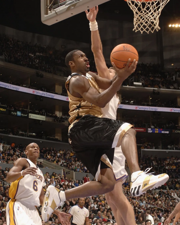 阿里納斯首款簽名鞋歸來！配置有驚喜，配色太誘人，阿迪開竅了