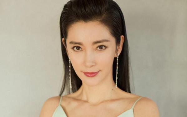 周也一腳踏兩船?已經有了賴冠霖的周也,為什麼還會和侯明昊炒cp 周也一腳踏兩船?已經有了賴冠霖的周也,為什麼還會和侯明昊炒cp