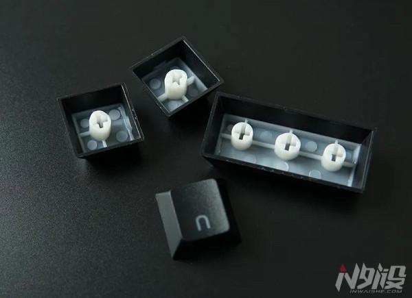 360°幻彩燈帶 雷柏V800RGB機械鍵盤體驗 360°幻彩燈帶 雷柏V800RGB機械鍵盤體驗