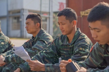 發光人|“畢班”一出,誰與爭鋒? 發光人|“畢班”一出,誰與爭鋒?