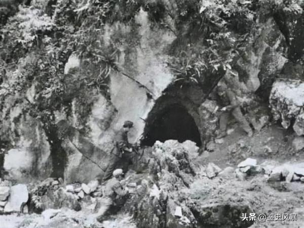 守家35載&comma;烈士未婚妻以弟媳身份去雲南掃墓&comma;獲3千多軍人起立敬禮