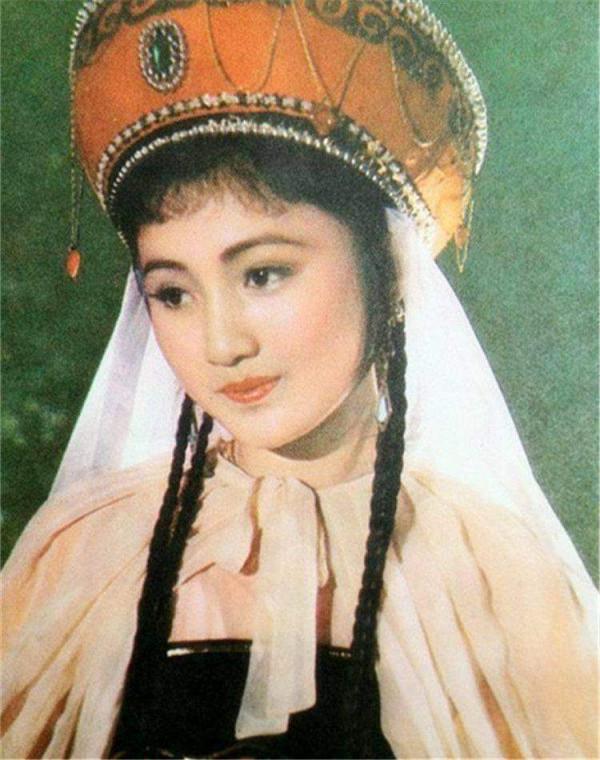 “最美楊貴妃”林芳兵:22歲嫁音樂才子,56歲和兒子像姐弟 “最美楊貴妃”林芳兵:22歲嫁音樂才子,56歲和兒子像姐弟