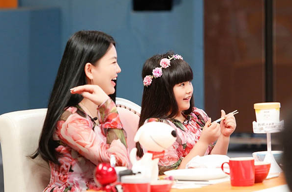 同樣是富養女兒,黃多多、王詩齡和森碟,為何差距那麼大? 同樣是富養女兒,黃多多、王詩齡和森碟,為何差距那麼大?