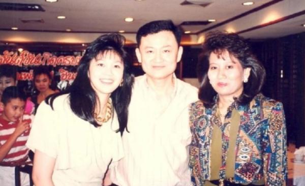 54歲英拉穿粉衣扮嫩,同框比美贏小24歲不丹王后,哥哥始終守護她 54歲英拉穿粉衣扮嫩,同框比美贏小24歲不丹王后,哥哥始終守護她