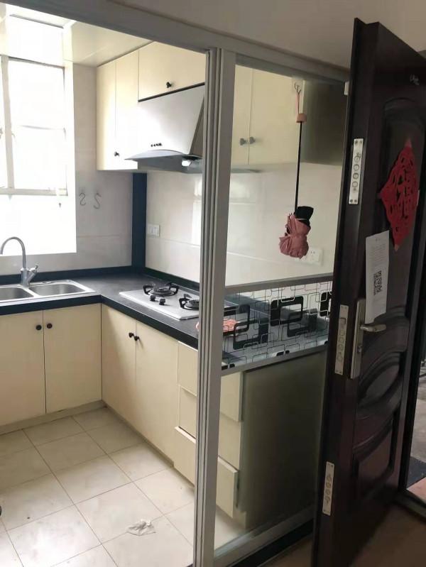 房子&OpenCurlyDoubleQuote;老破小&rdquo;不打緊，參考她家50㎡的舊房改造，堪稱整容級裝修