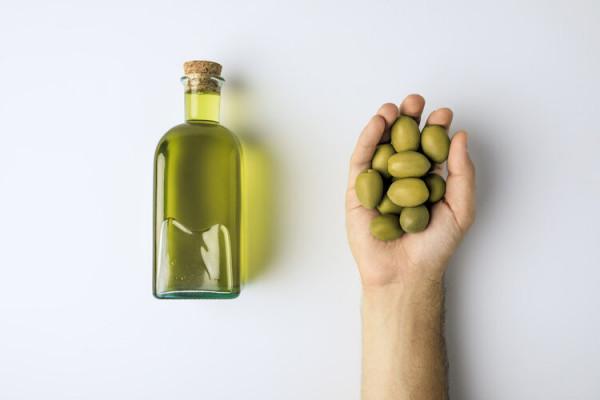 5款食用油測評:菜籽油、葵花油高溫烹飪致癌物多,橄欖油最健康 5款食用油測評:菜籽油、葵花油高溫烹飪致癌物多,橄欖油最健康