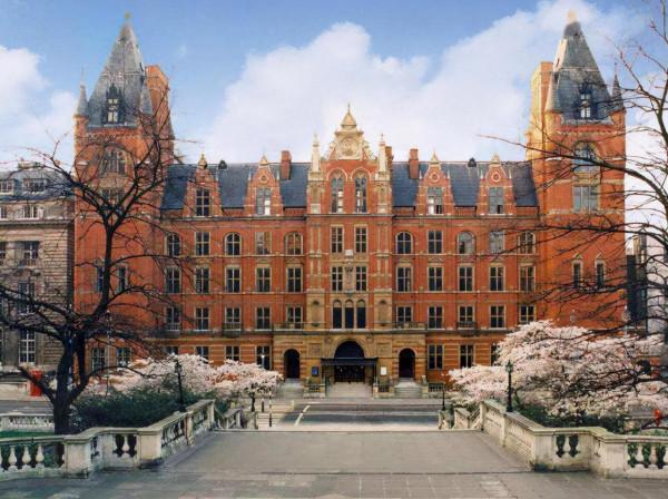 6年前,90後四川小夥楊灘,娶了80後英國女歌手,後來過得好嗎? 6年前,90後四川小夥楊灘,娶了80後英國女歌手,後來過得好嗎?