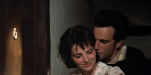 10分鐘讀完《生命不能承受之輕》：最容易遺漏的，是沒期待的平靜