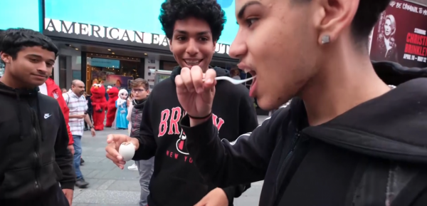 美國小夥認為中國食物不好吃,巨資買毛蛋讓老外吃,結果直呼真香 美國小夥認為中國食物不好吃,巨資買毛蛋讓老外吃,結果直呼真香