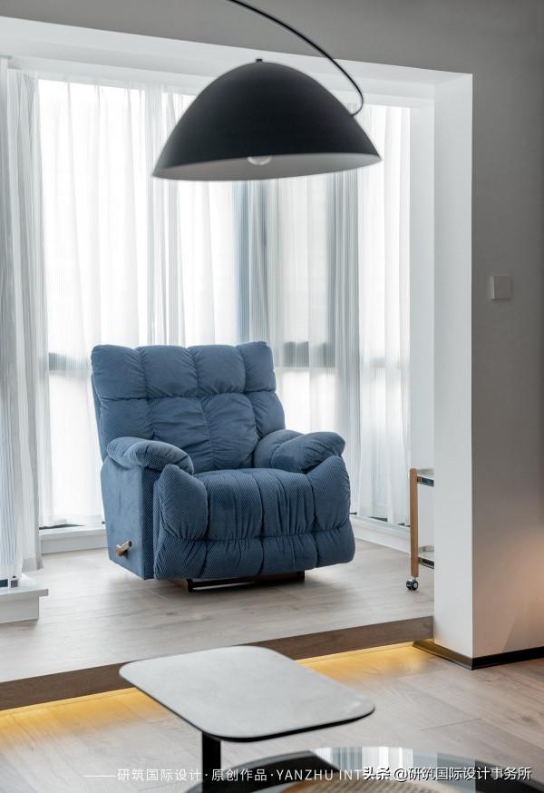 110㎡零死角，這對丁克夫妻的現代簡約宅，到處是超強儲物空間