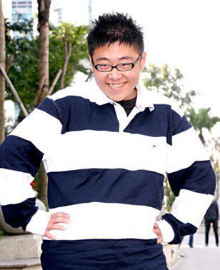 郝劭文：3歲出道10歲片酬千萬，身家卻被父母敗光，只能打工還債