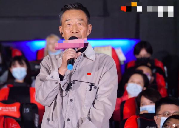 67歲李雪健為兒子電影撐場，吐詞不清身體引擔憂，父子情令人動容