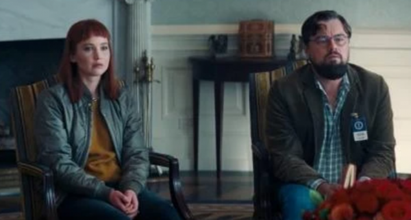 《千萬別抬頭》上線，處處諷刺現實，讓觀眾心領神會