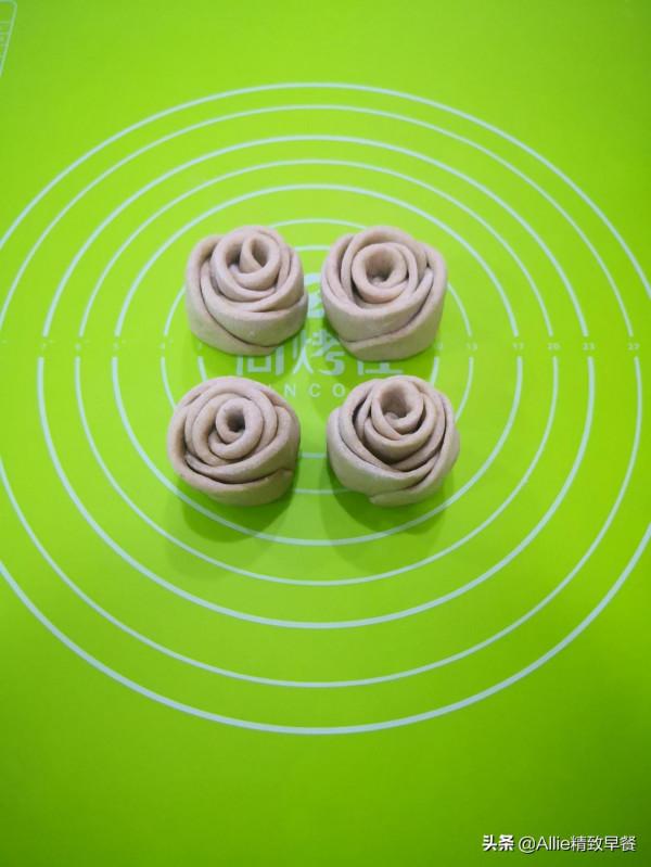 早餐不知道吃什麼？看看我家早餐，白玫瑰主食搭配雞絲蔬菜，完美