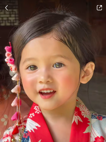 25歲網紅拼四胎惹爭議,3個女兒從小當童模養家,網友喊話求封禁 25歲網紅拼四胎惹爭議,3個女兒從小當童模養家,網友喊話求封禁