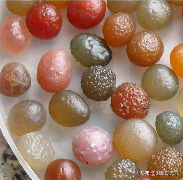 來新疆撿石頭要去這幾個地方