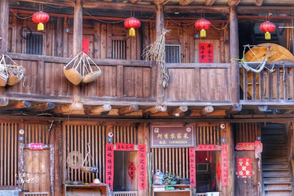 南靖土樓叫做“四菜一湯”,遊客絡繹不絕,門票年收入超2.5億 南靖土樓叫做“四菜一湯”,遊客絡繹不絕,門票年收入超2.5億