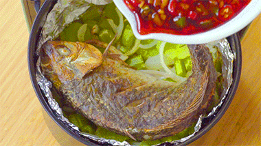 愛摸魚的打工人,進來吃這道不用刷鍋的懶人烤魚 愛摸魚的打工人,進來吃這道不用刷鍋的懶人烤魚