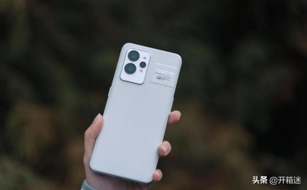 用紙做手機，用心做旗艦，真我GT2Pro 上手來體驗