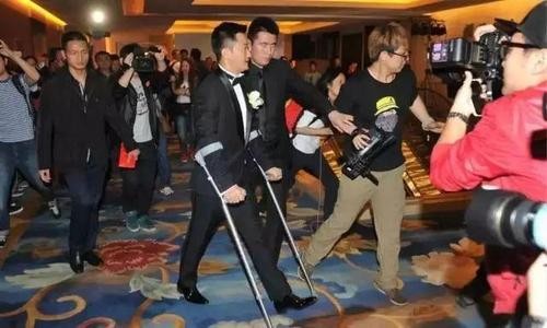 硬漢吳京的蜜糖婚姻：20億身價背後，是妻子謝楠的一句“我養你”