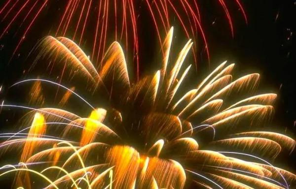 分享：60朵春節煙花，火樹銀花，璀璨奪目，絢麗多彩，眼花繚亂