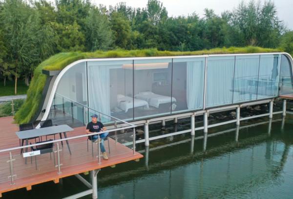 沙湖邊的超級網紅酒店，住在蛋裡是什麼樣的體驗