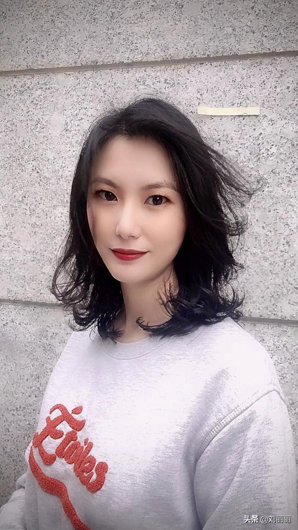 髮型別再亂剪了，新人氣女發20款送給大家，很美很心動