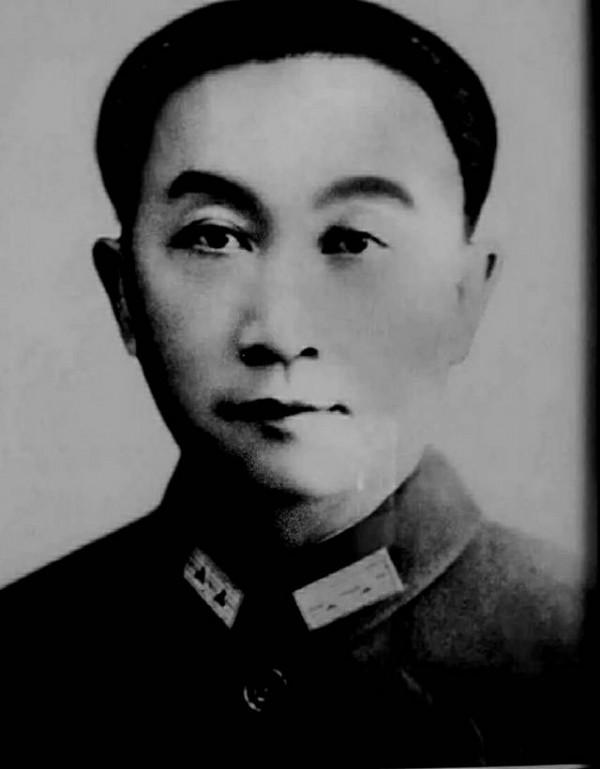 梁興初職務被“擼”,毛主席:將來部隊多了,師長軍長都有你當的 梁興初職務被“擼”,毛主席:將來部隊多了,師長軍長都有你當的