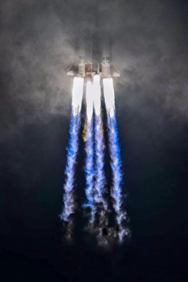 3艘神舟同時亮相，我們像生產火腿腸一樣生產飛船，一年至少5艘